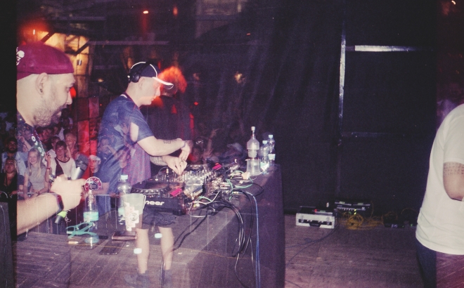 48 Cross Club, Magenta, Brejchus